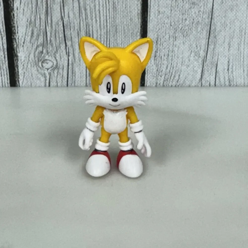 2 SEGA Jakks Sonic The Hedgehog Knuckles Tails Action Figure 2.5